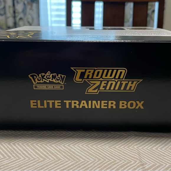 Pokemon Crown Zenith Trainer Box ETB NO PACKS - Picture 8 of 8